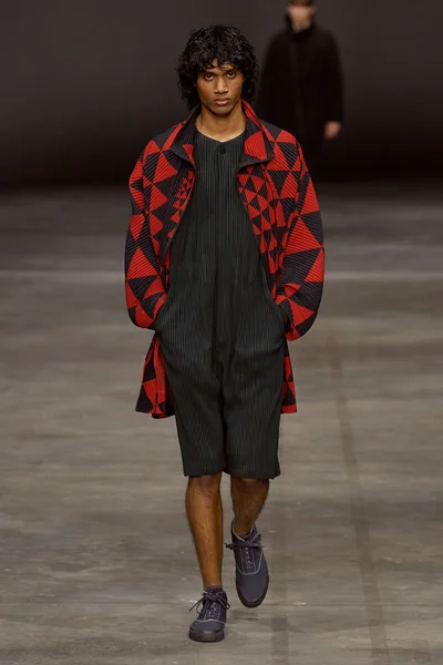 Look 36